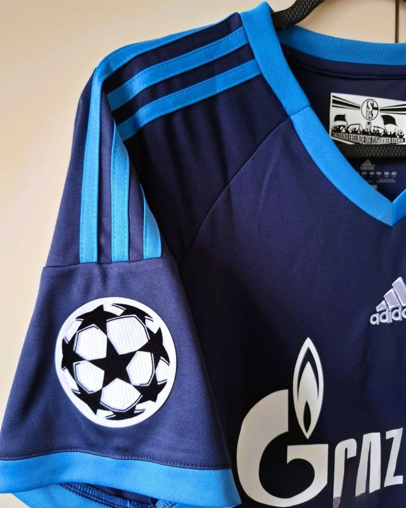 RAUL GONZALEZ BLANCO 2010-11 (Sch)