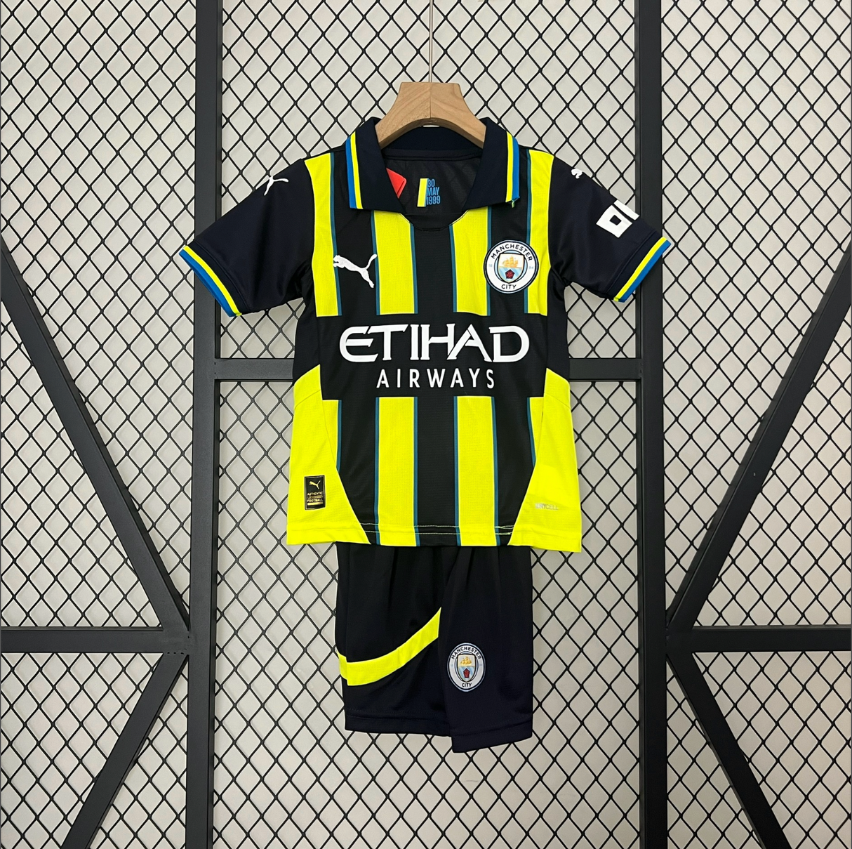 MANCHESTER CITY kid kit